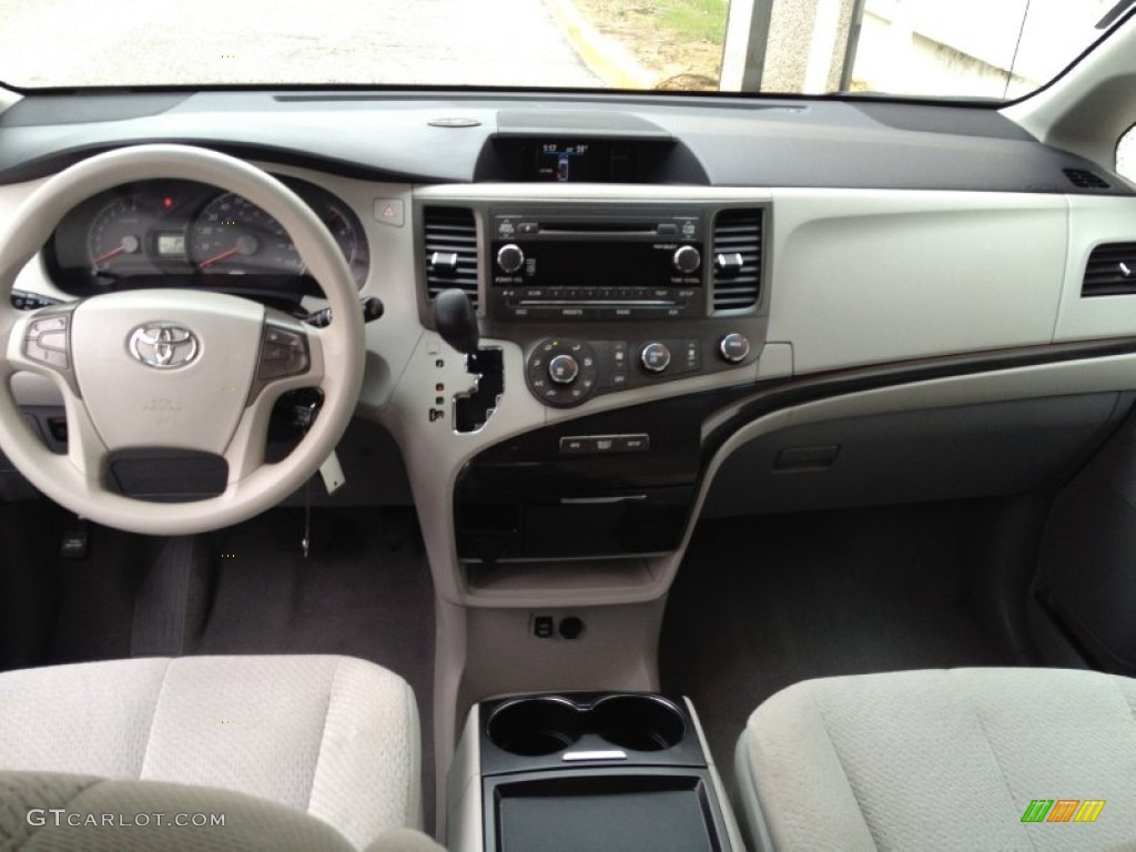 2011 Sienna LE - Salsa Red Pearl / Light Gray photo #11