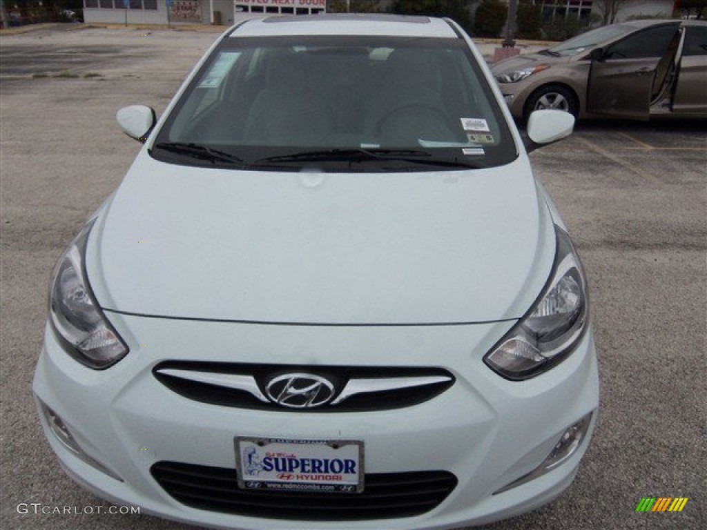 2013 Accent SE 5 Door - Century White / Gray photo #1