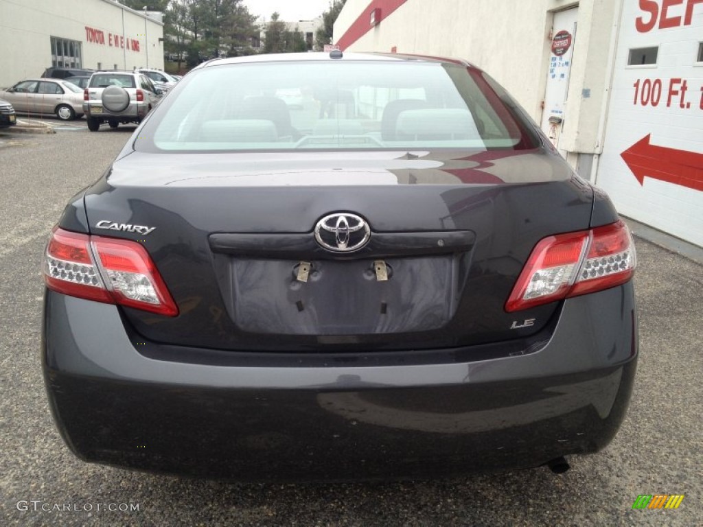 2010 Camry LE - Magnetic Gray Metallic / Ash Gray photo #5