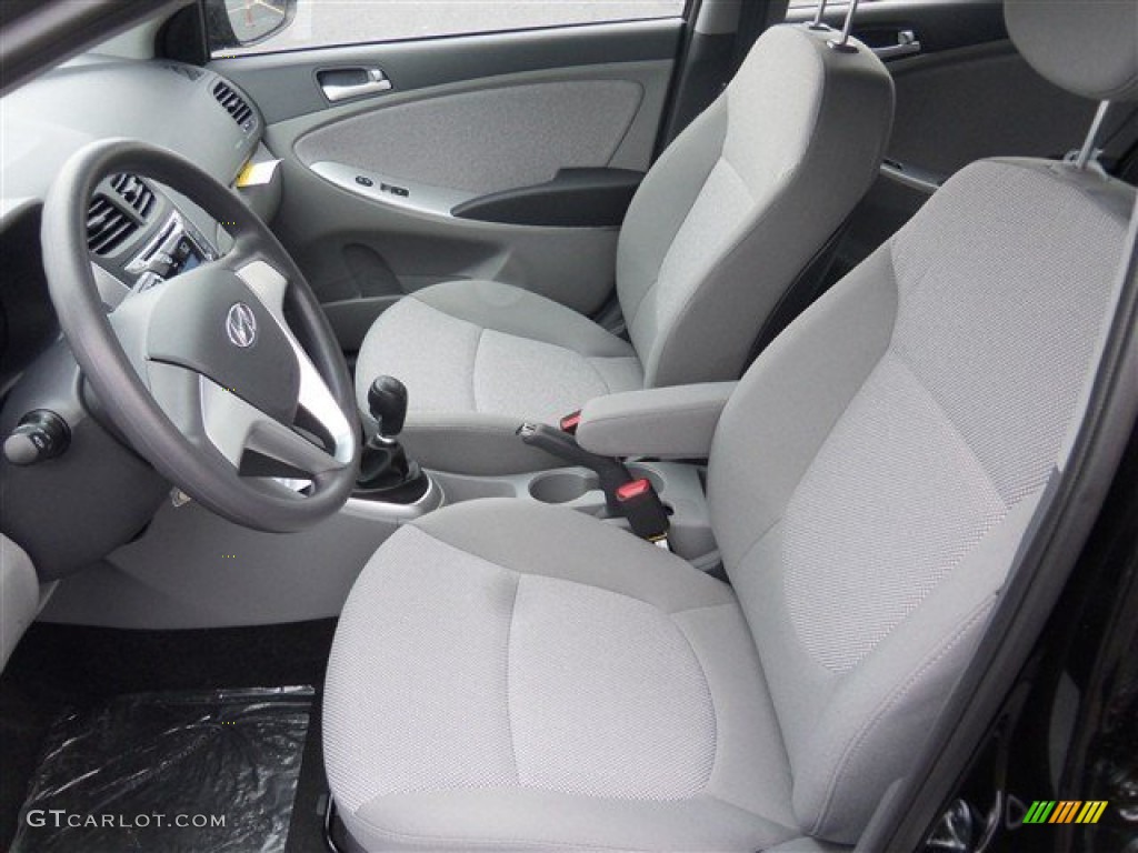 2013 Hyundai Accent GS 5 Door Front Seat Photos