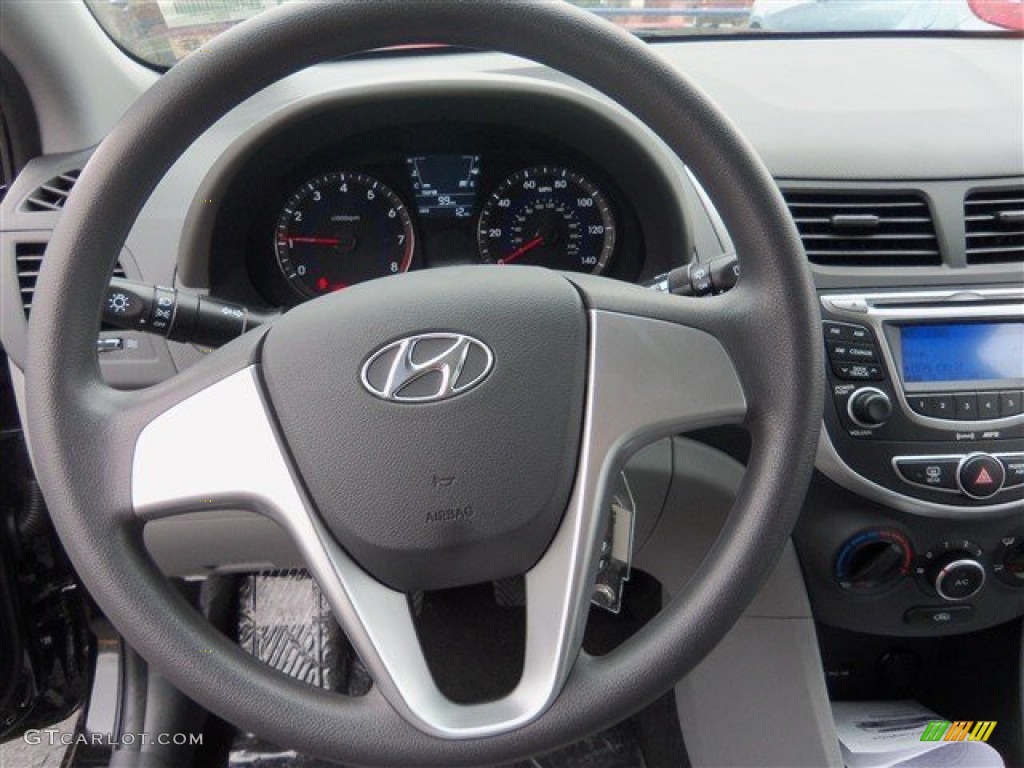 2013 Hyundai Accent GS 5 Door Gray Steering Wheel Photo #79673178