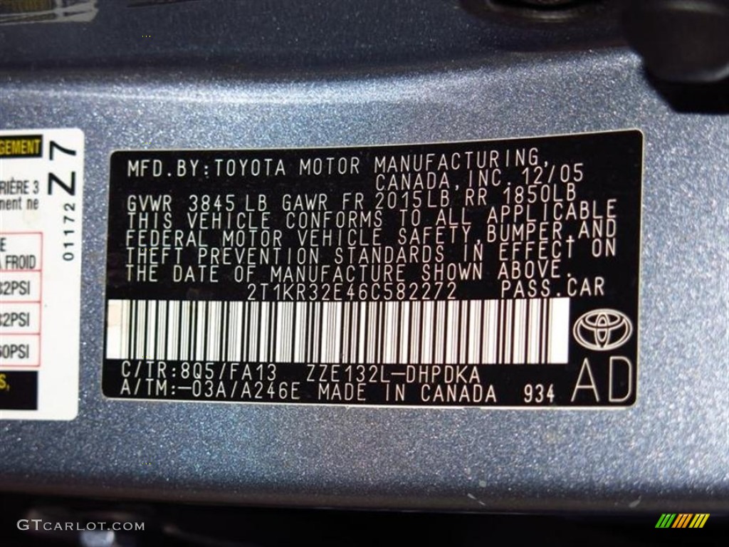 2006 Matrix  - Cosmic Blue Metallic / Stone Gray photo #26