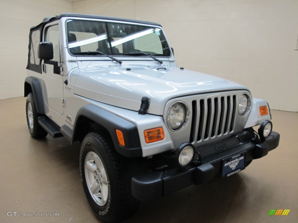 2004 Wrangler Sport 4x4 - Bright Silver Metallic / Dark Slate Gray photo #1