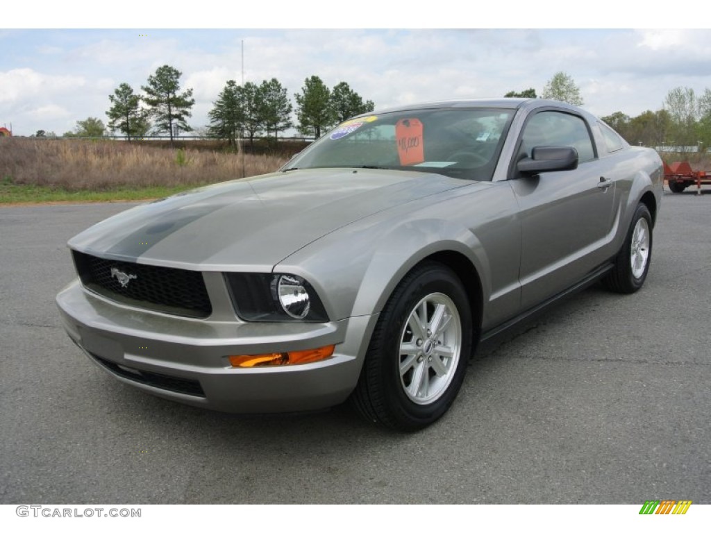 2008 Mustang V6 Deluxe Coupe - Vapor Silver Metallic / Dark Charcoal photo #1