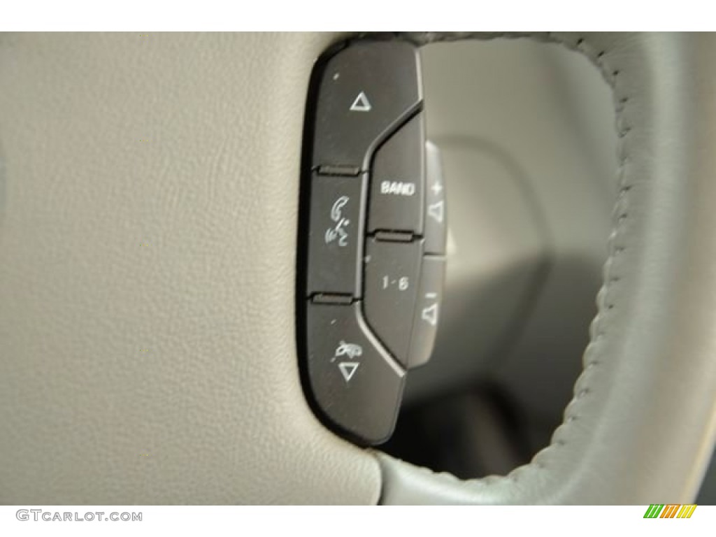 2009 Buick LaCrosse CXL Controls Photo #79681959