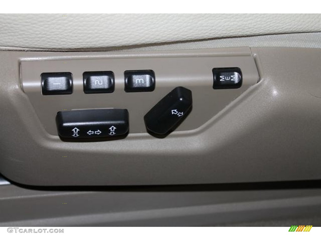 2008 Volvo XC90 3.2 AWD Controls Photo #79683945