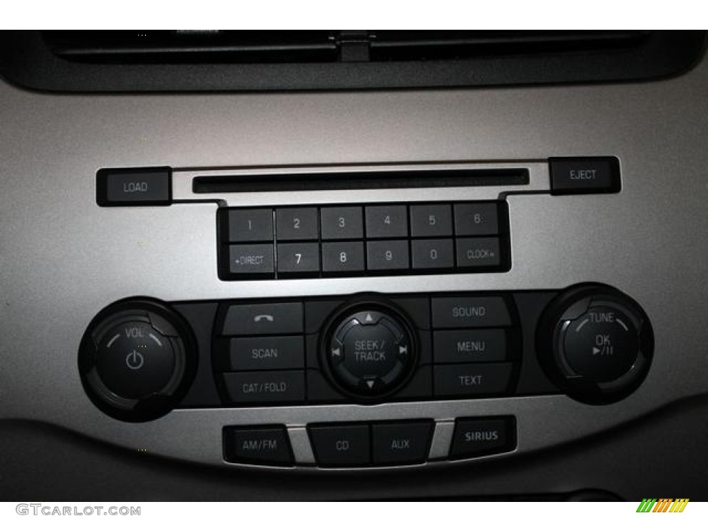 2008 Ford Focus SE Coupe Controls Photo #79684065