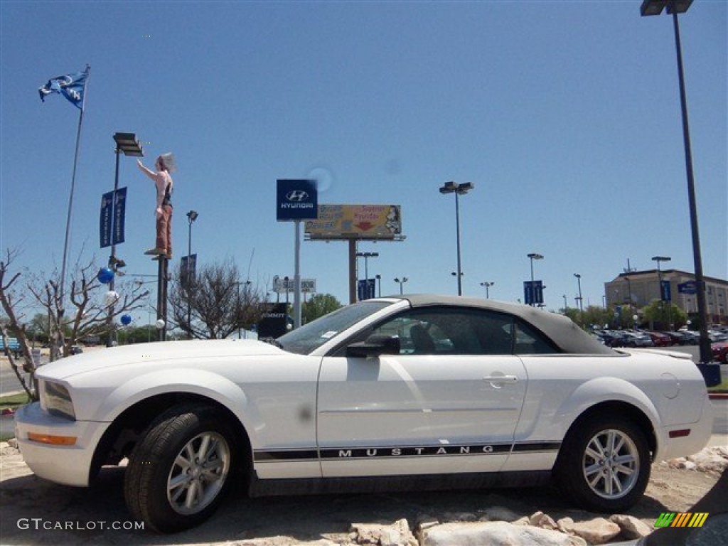 2008 Mustang V6 Premium Convertible - Performance White / Light Graphite photo #4