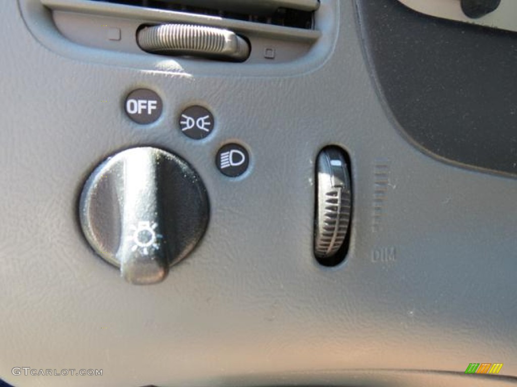 2004 Mazda B-Series Truck B3000 Cab Plus Controls Photo #79688950