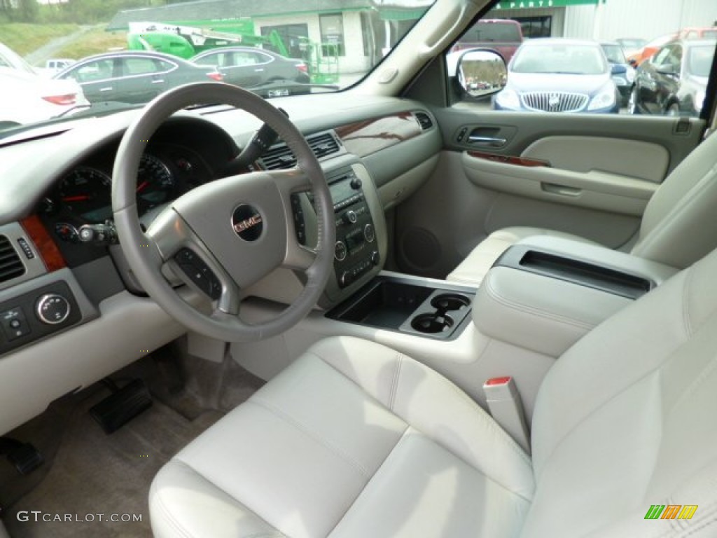 Light Titanium Interior 2009 GMC Yukon SLT 4x4 Photo #79693664