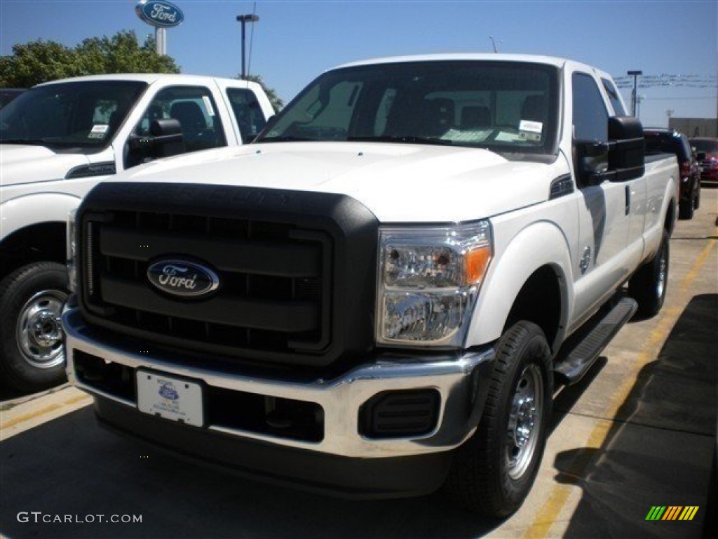 Oxford White Ford F250 Super Duty