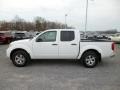 2013 Glacier White Nissan Frontier SV V6 Crew Cab 4x4  photo #4