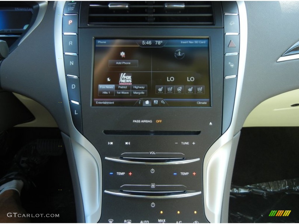 2013 Lincoln MKZ 2.0L Hybrid FWD Controls Photo #79703008