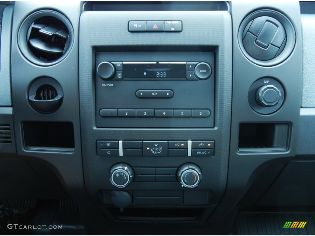 2013 Ford F150 XL Regular Cab Controls Photo #79704163