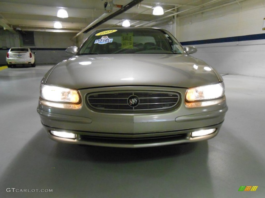 2002 Regal LS - Light Sandrift Metallic / Taupe photo #2