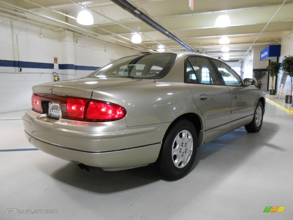 2002 Regal LS - Light Sandrift Metallic / Taupe photo #5