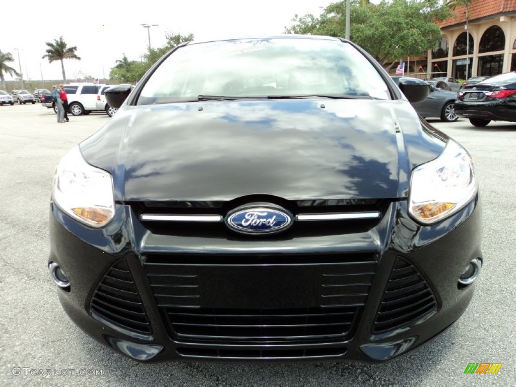 2012 Focus SE Sport 5-Door - Black / Two-Tone Sport photo #15