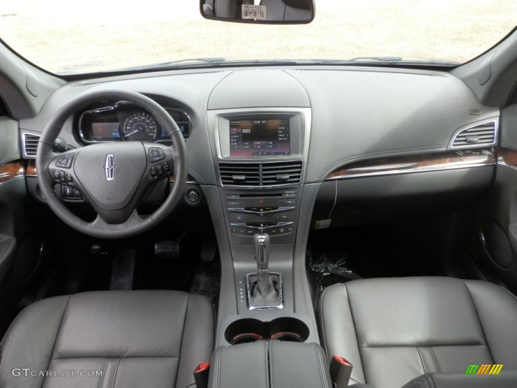 2013 Lincoln MKT Town Car Livery AWD Dashboard Photos