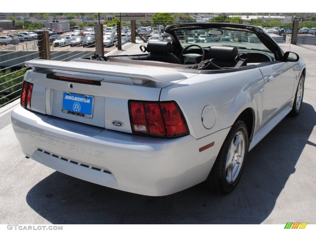 2003 Mustang V6 Convertible - Silver Metallic / Dark Charcoal photo #10