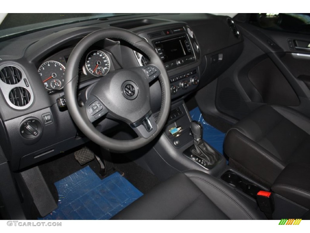 2013 Volkswagen Tiguan SEL Interior Color Photos