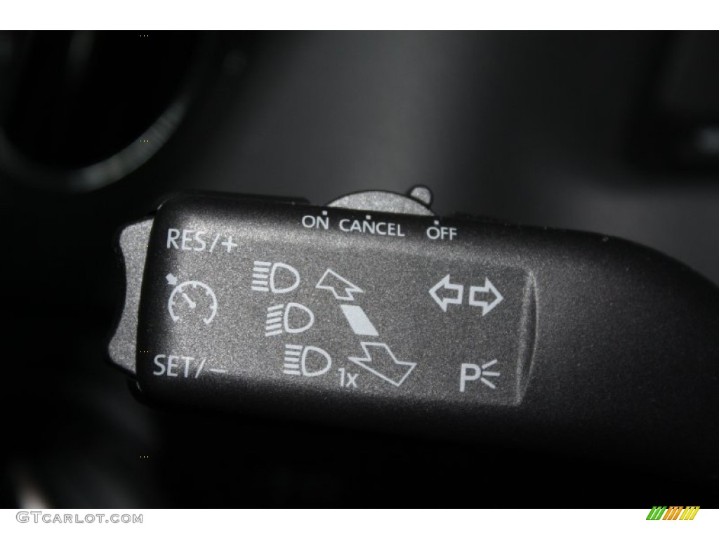 2013 Volkswagen Tiguan SEL Controls Photo #79719249