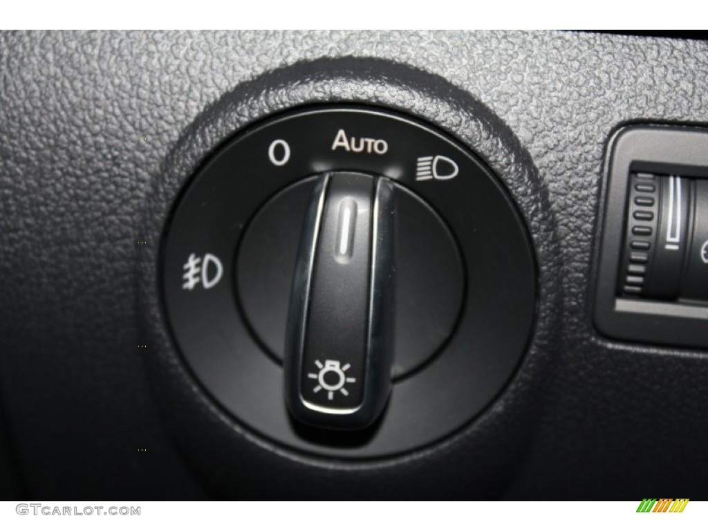 2013 Volkswagen Tiguan SEL Controls Photo #79719271