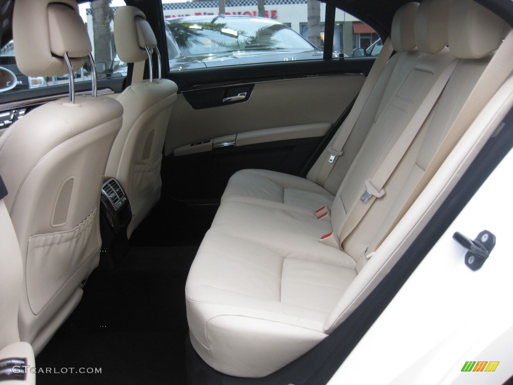 2009 Mercedes-Benz S 550 Sedan Rear Seat Photos