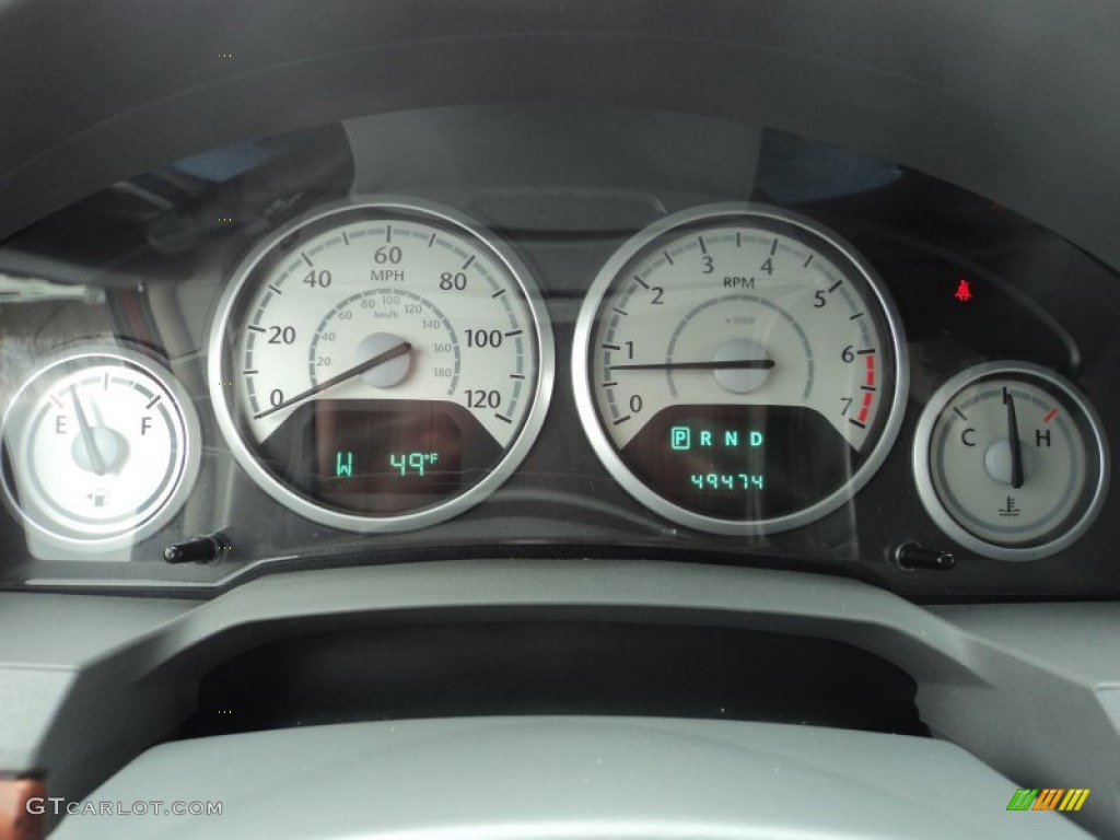2008 Chrysler Town & Country Touring Gauges Photo #79722977