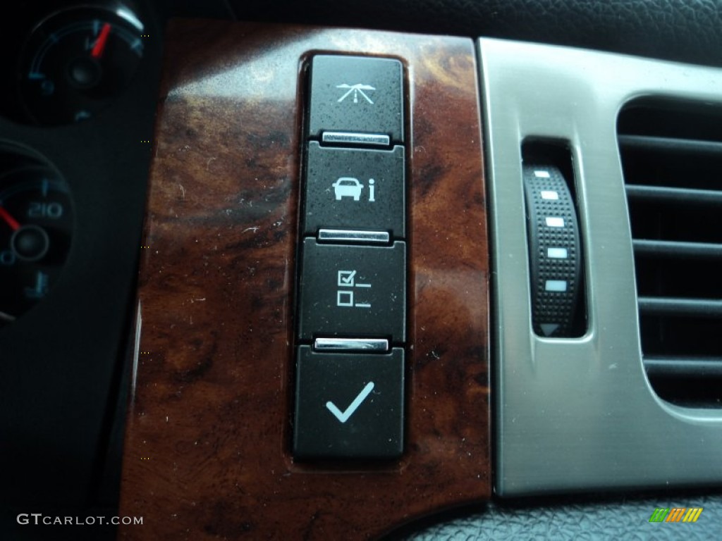 2009 Suburban LT 4x4 - Dark Blue Metallic / Ebony photo #16