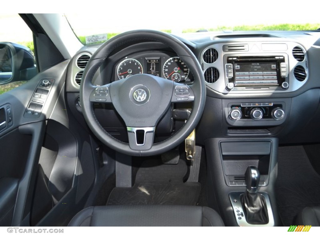 2011 Tiguan SE - Night Blue Metallic / Charcoal photo #15