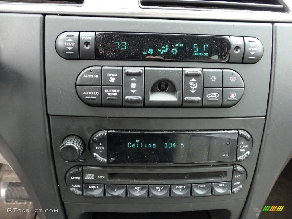 2005 Chrysler Pacifica Touring AWD Controls Photo #79728519