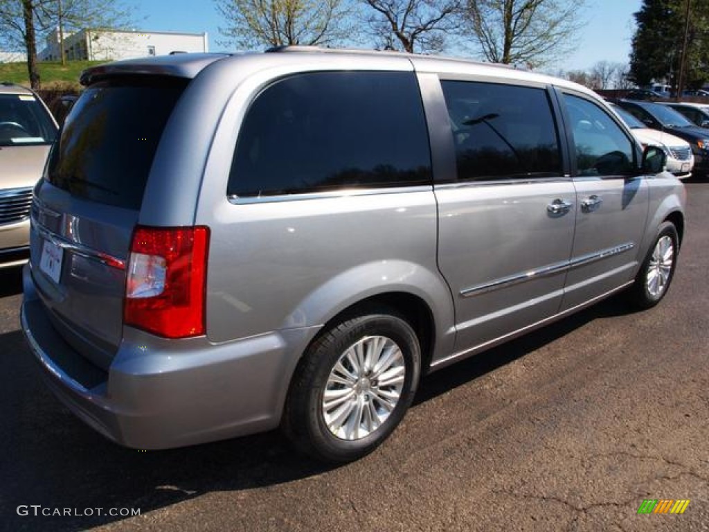 2013 Town & Country Touring - L - Billet Silver Metallic / Black/Light Graystone photo #3