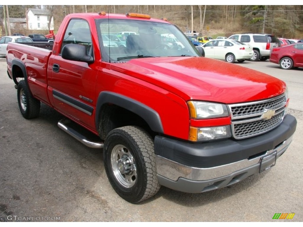 Victory Red 2005 Chevrolet Silverado 2500HD LS Regular Cab 4x4 Exterior Photo #79729889