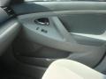 Super White - Camry LE Photo No. 17