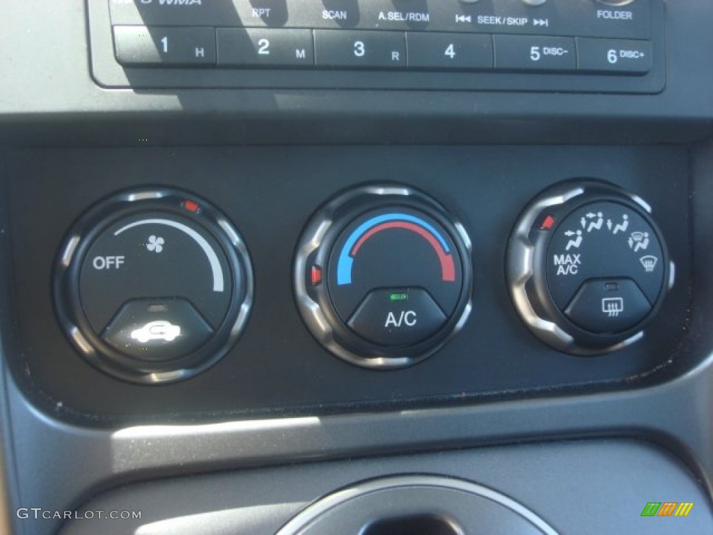2008 Honda Element EX AWD Controls Photos