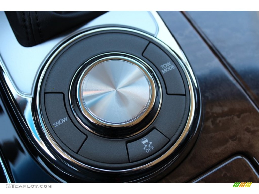 2013 Infiniti QX 56 Controls Photo #79733111
