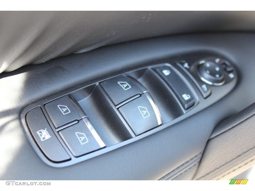 2013 Infiniti QX 56 Controls Photo #79733294