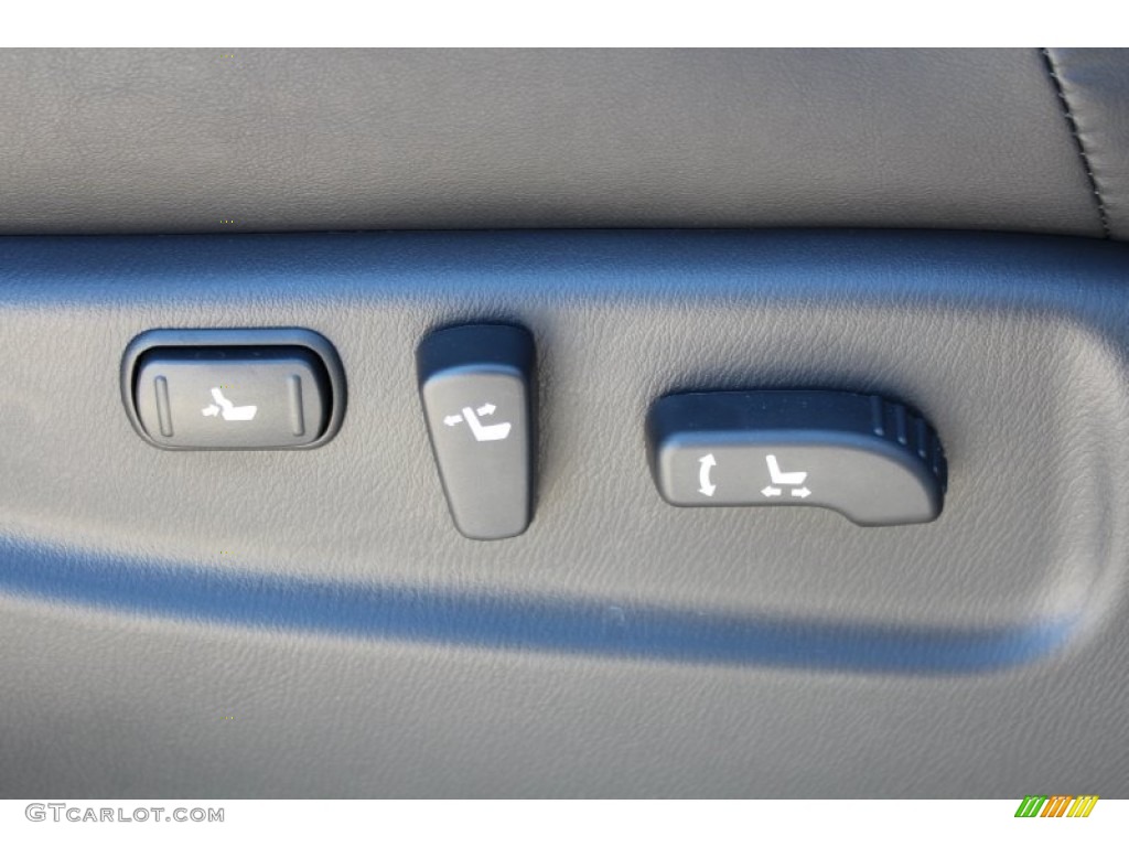 2013 Infiniti QX 56 Controls Photo #79733444