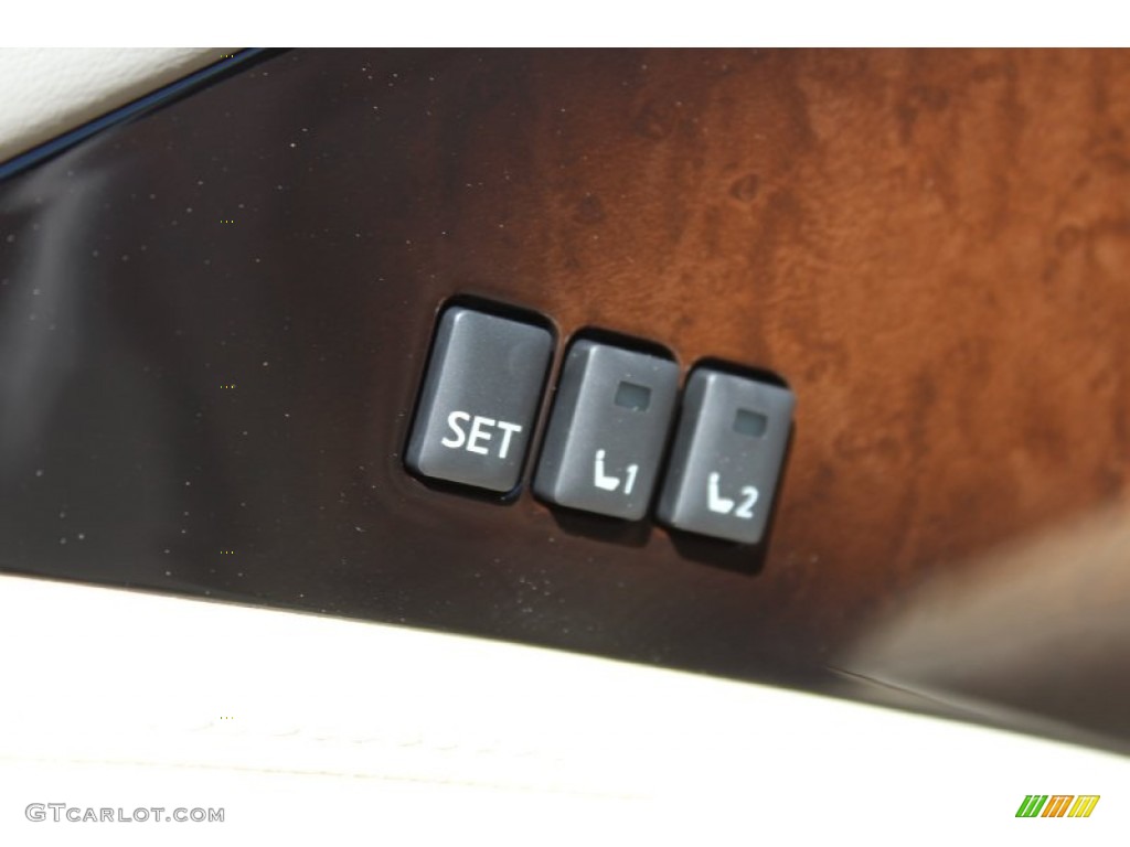 2013 Infiniti QX 56 Controls Photo #79735410