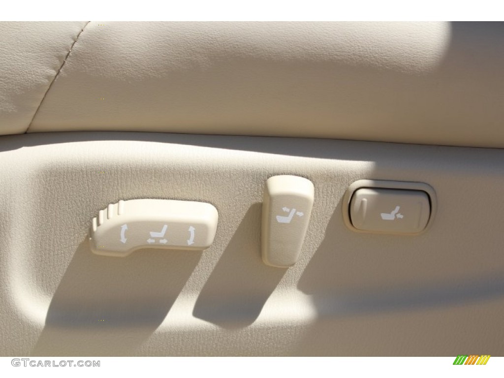 2013 Infiniti QX 56 Controls Photo #79735546