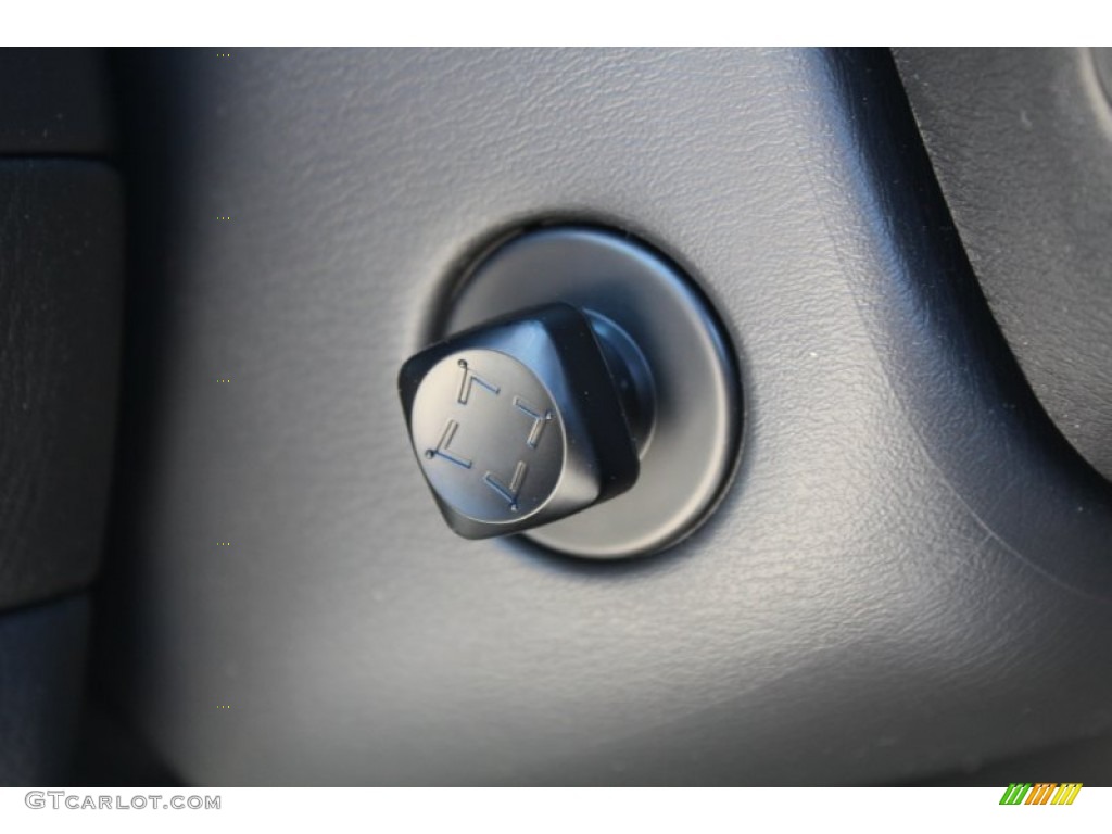2013 Infiniti JX 35 Controls Photo #79737533