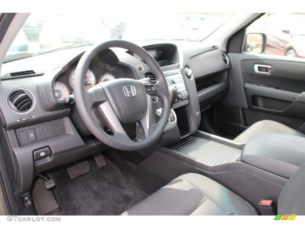 Black Interior 2011 Honda Pilot LX 4WD Photo #79737572