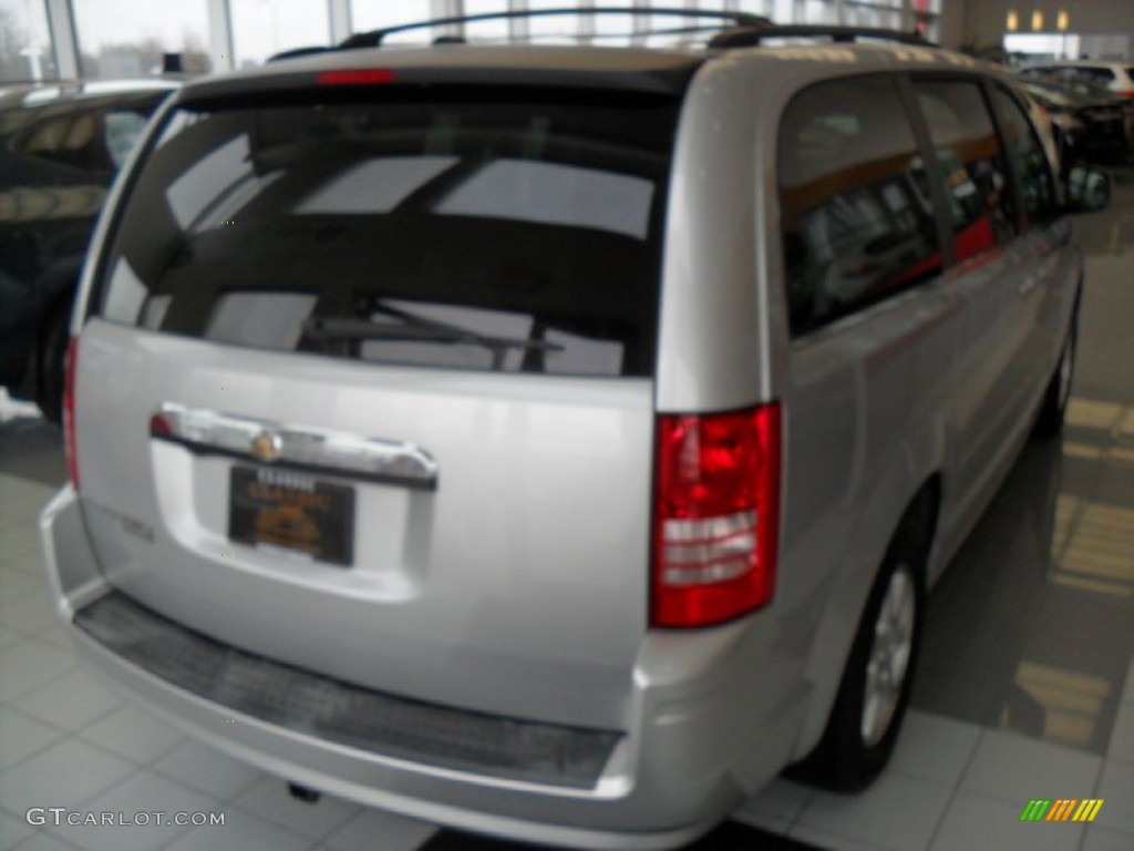 2008 Town & Country Touring - Bright Silver Metallic / Medium Slate Gray/Light Shale photo #11