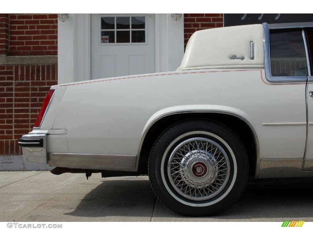 1985 Eldorado Biarritz Coupe - White / Carmine Red photo #147