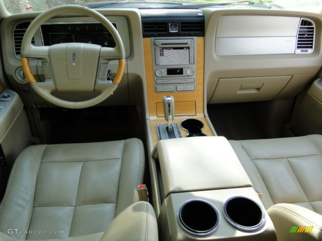 2008 Navigator Luxury - Black / Stone photo #4