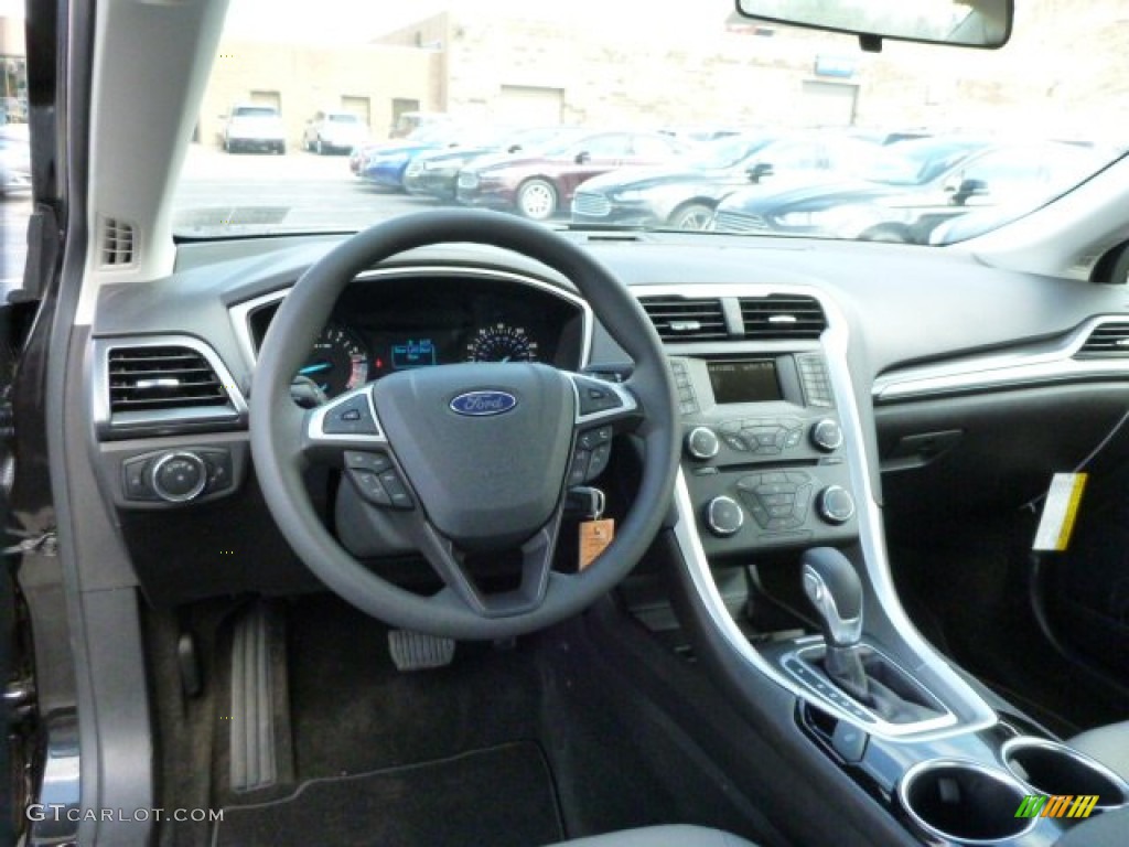 2013 Fusion S - Tuxedo Black Metallic / Earth Gray photo #10