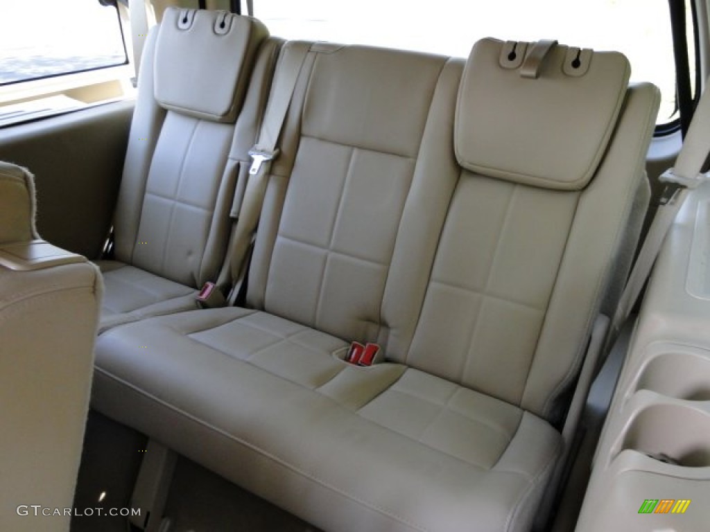 2008 Lincoln Navigator Luxury Rear Seat Photo #79739026