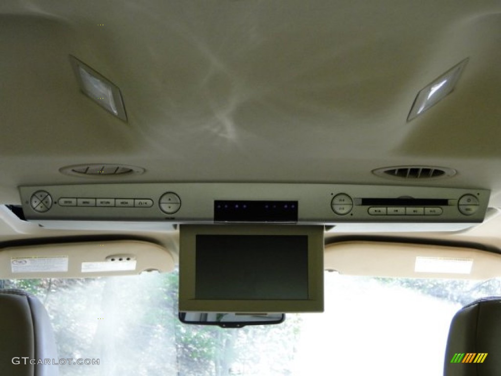 2008 Lincoln Navigator Luxury Entertainment System Photo #79739237