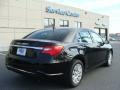 Black - 200 LX Sedan Photo No. 4