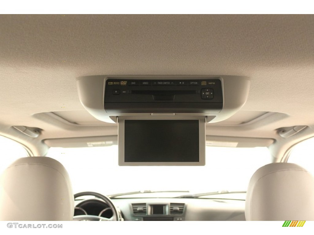 2008 Toyota Highlander Limited 4WD Entertainment System Photos